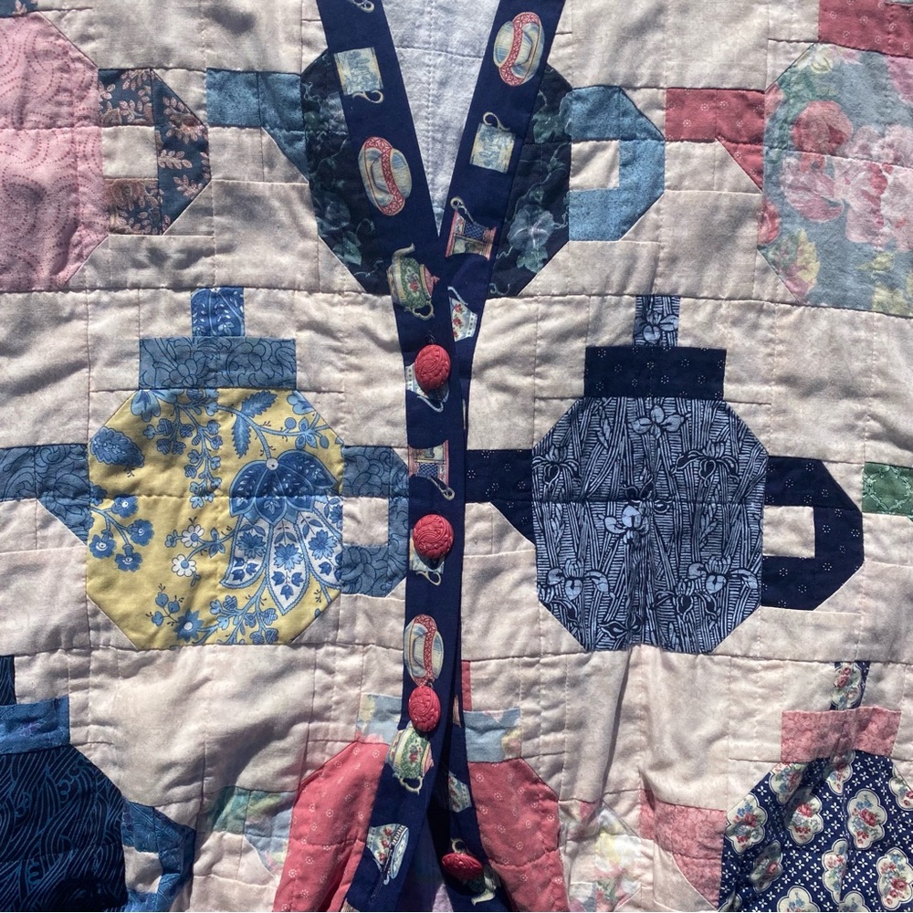 QUILT Patchwork 🫖 Tea Jacket - Picture 14 of 16